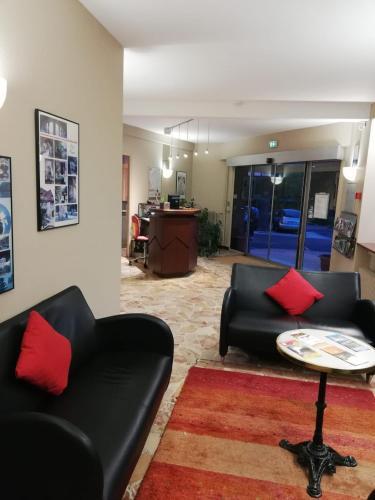 Contact Hotel Foch