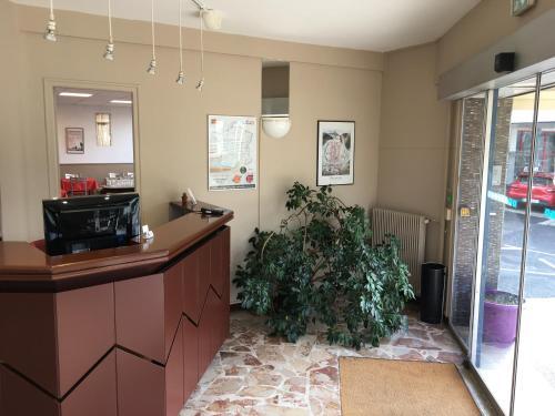 Contact Hotel Foch