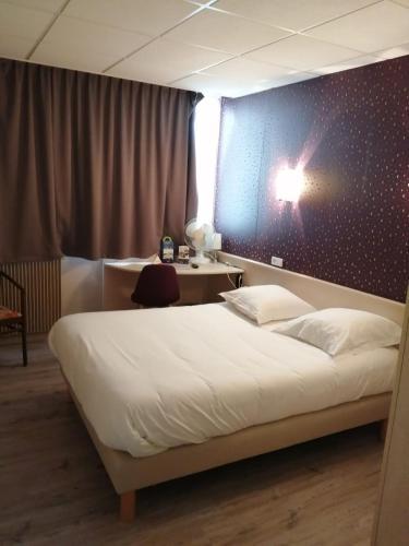 Contact Hotel Foch