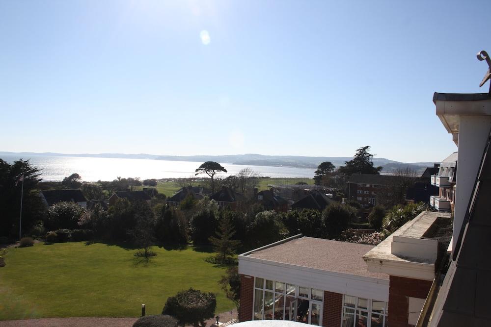 The Devoncourt Resort & Apartments