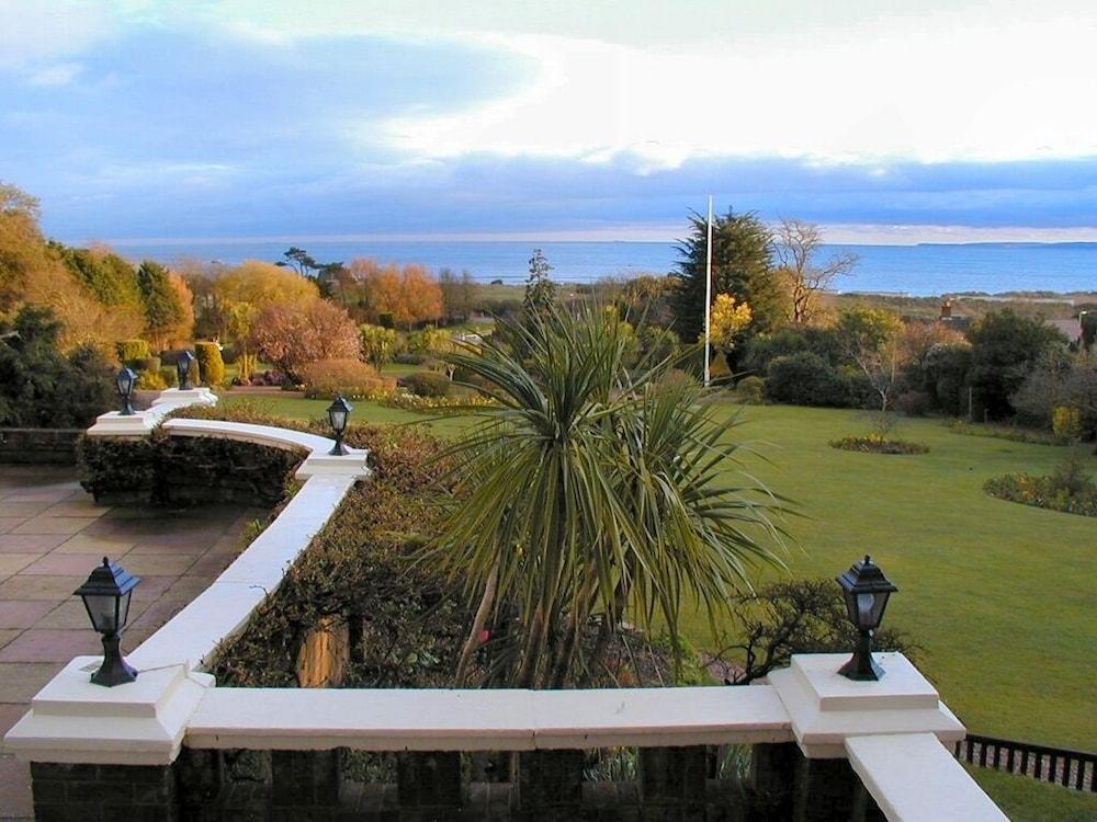 The Devoncourt Resort & Apartments