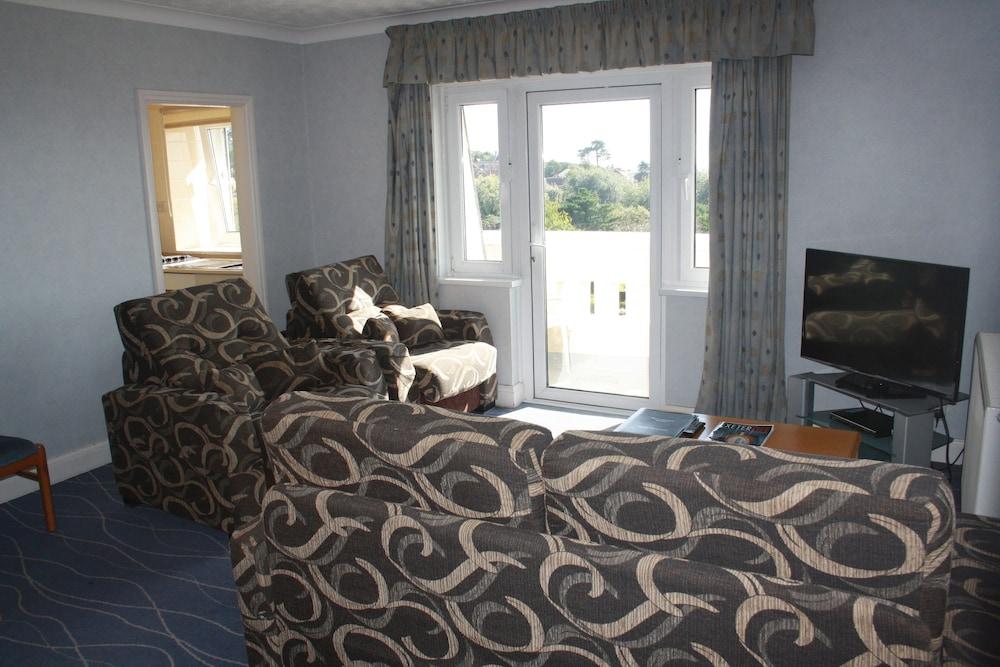 The Devoncourt Resort & Apartments