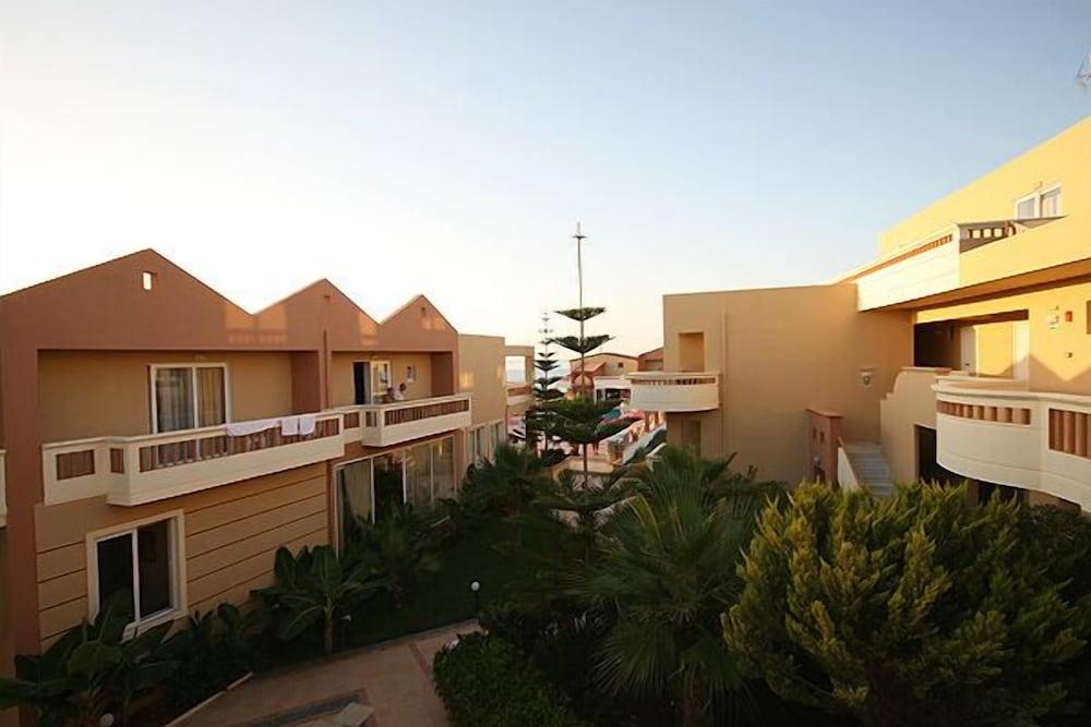 Castro Beach Hotel