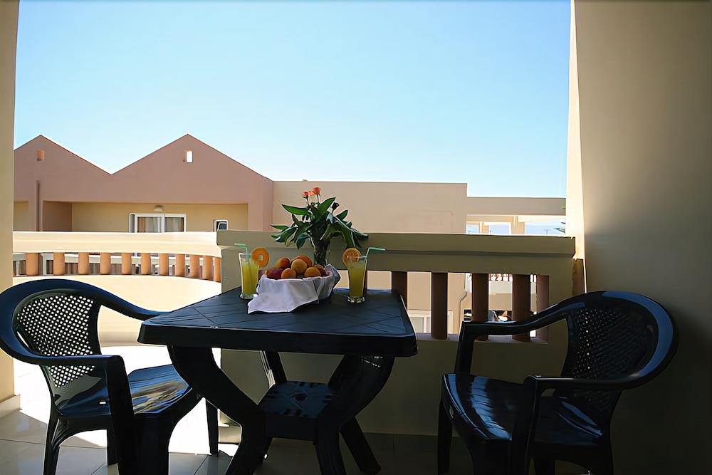 Castro Beach Hotel