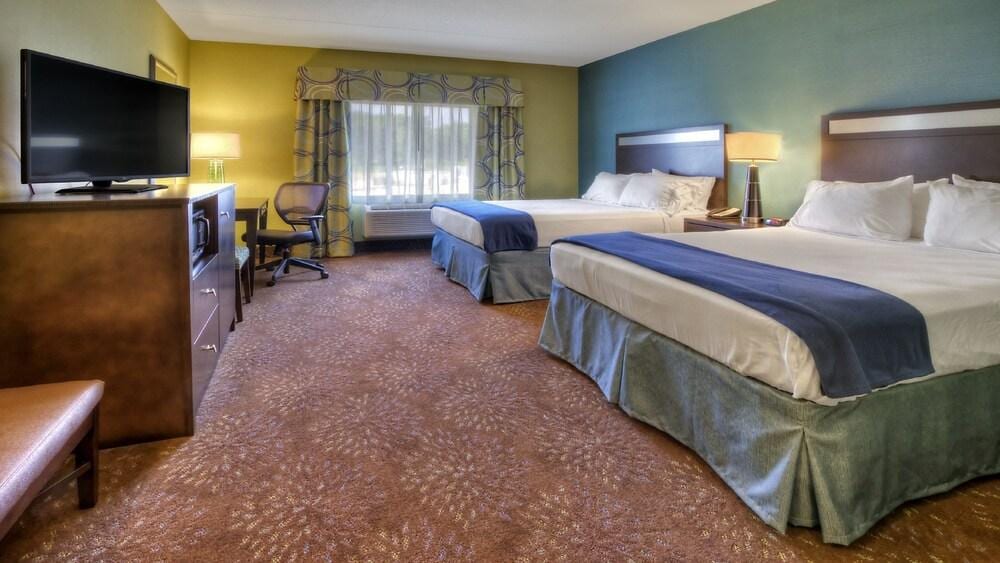 Holiday Inn Express & Suites Pittsburgh SW - Southpointe