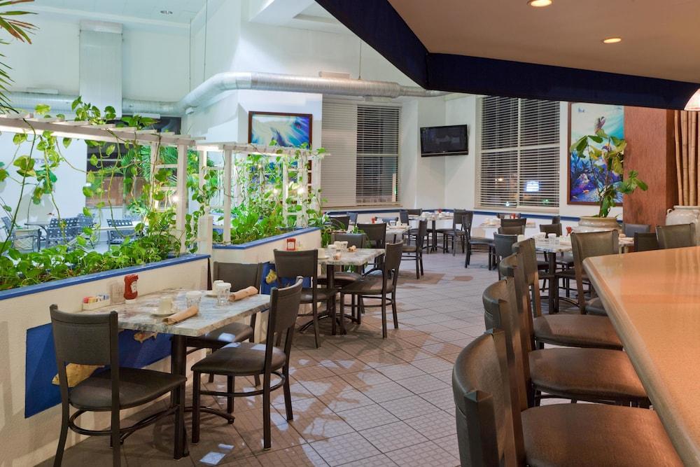 Holiday Inn Hotel & Suites Ocean City