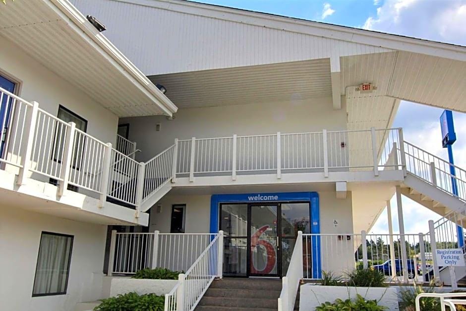 Motel 6 Cleveland - Middleburg Heights