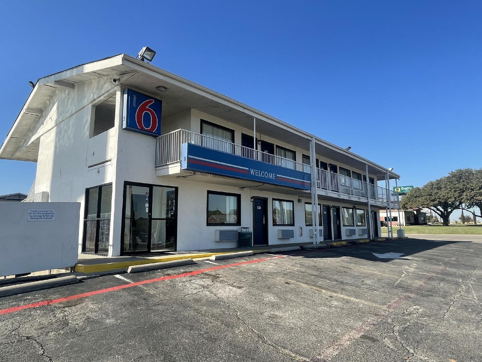 Motel 6 Denton