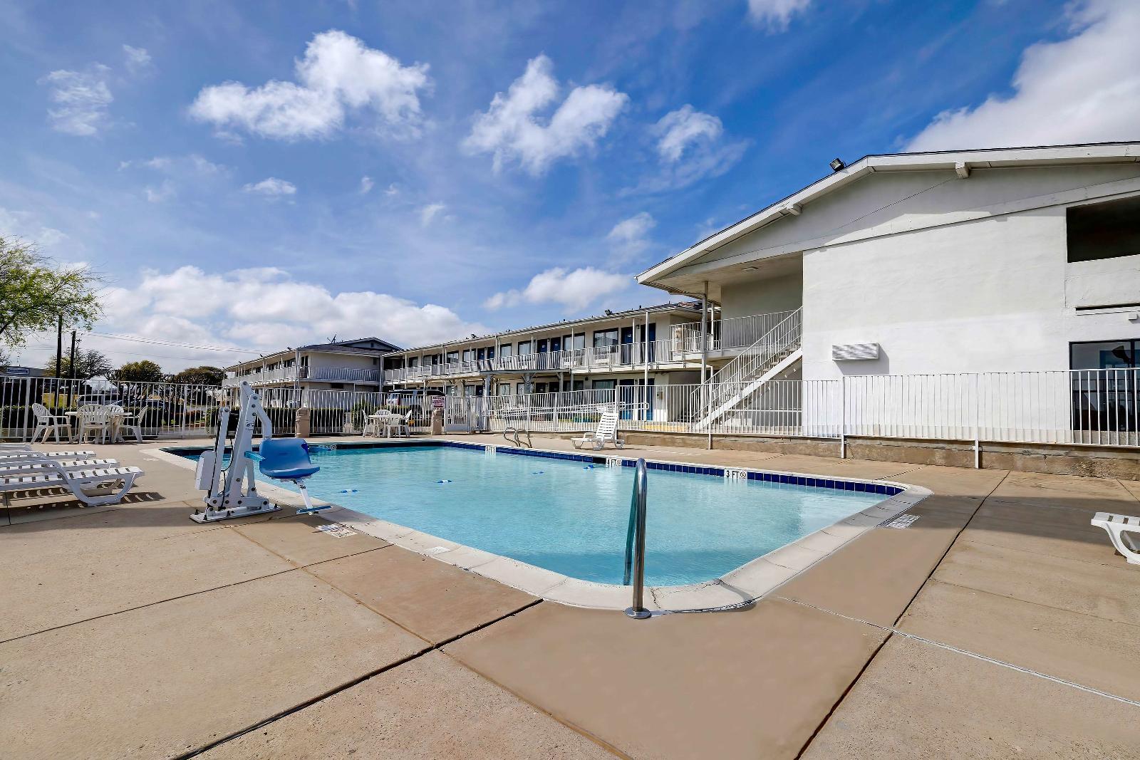 Motel 6 Denton