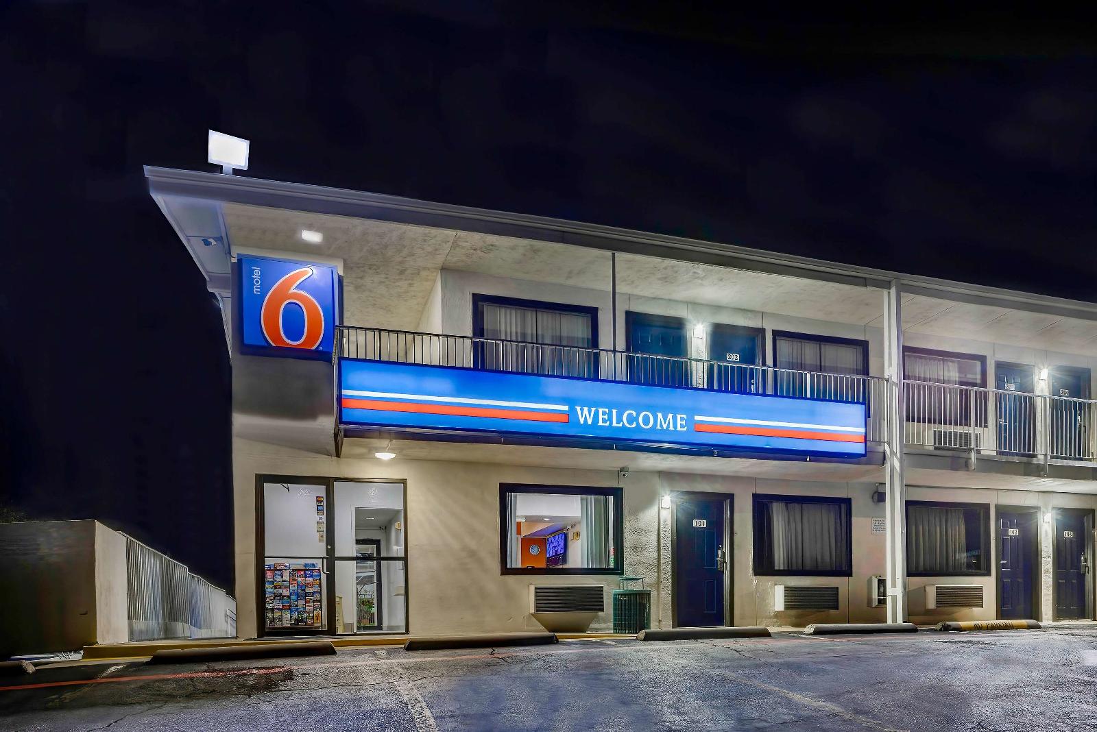 Motel 6 Denton