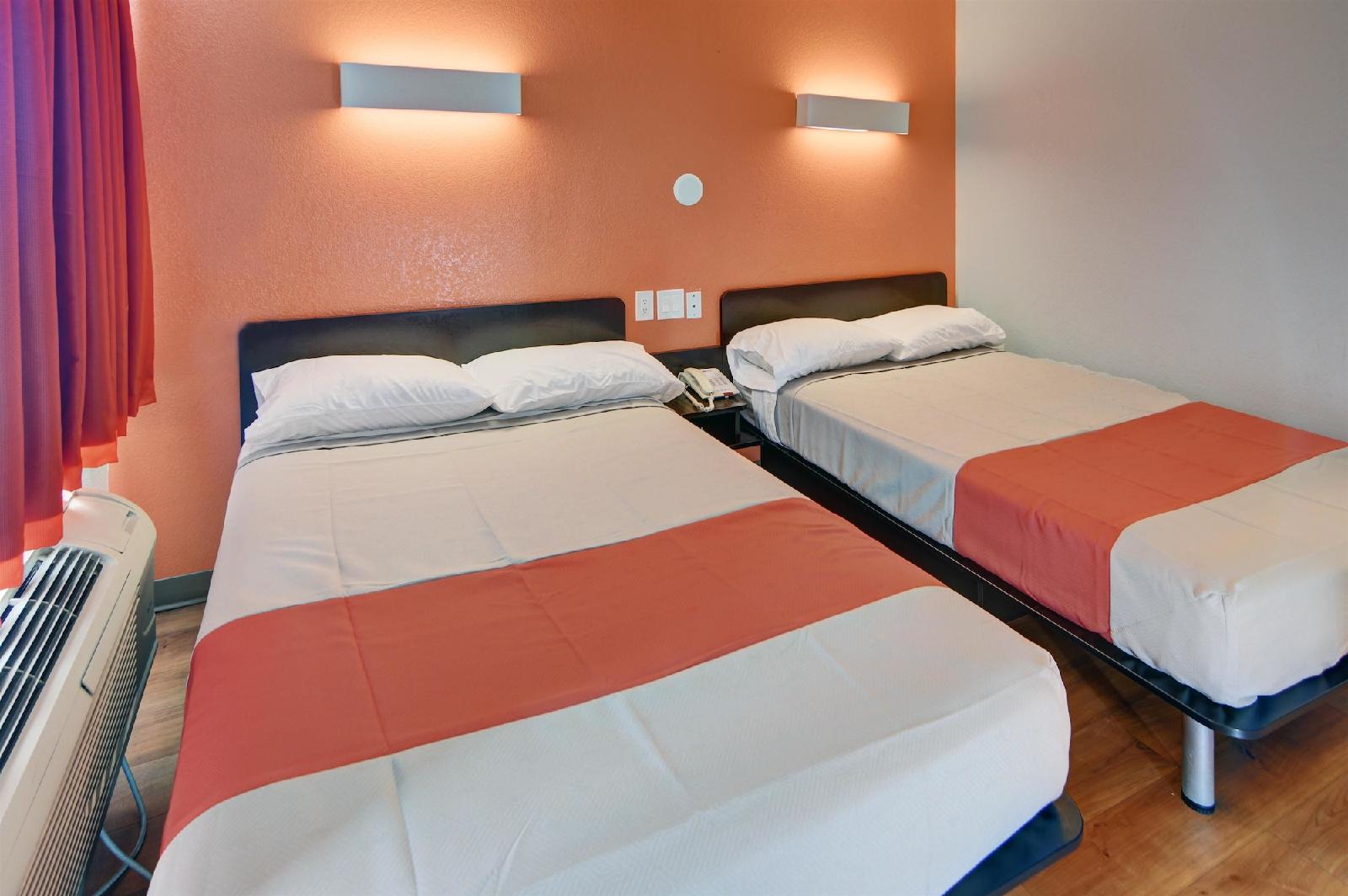 Motel 6 Denton