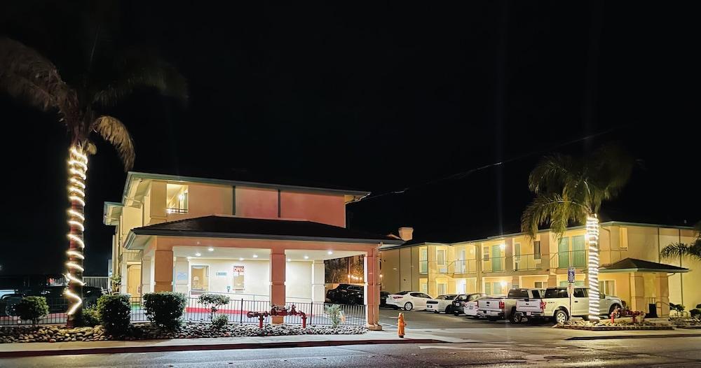 Oceano Inn