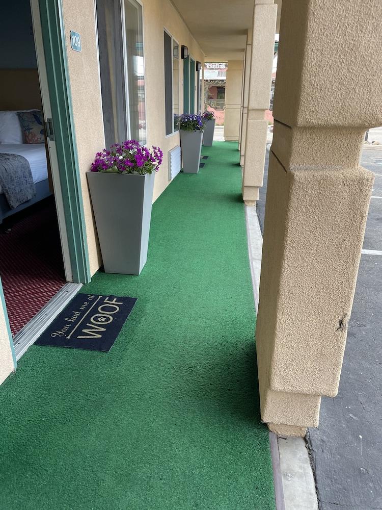 Oceano Inn