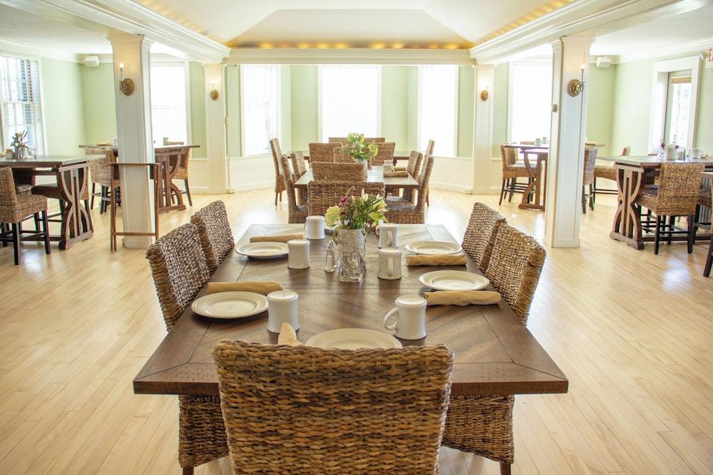 The Franconia Inn