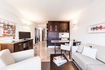 Burns Apartments