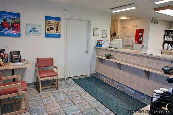 Super 7 Motel
