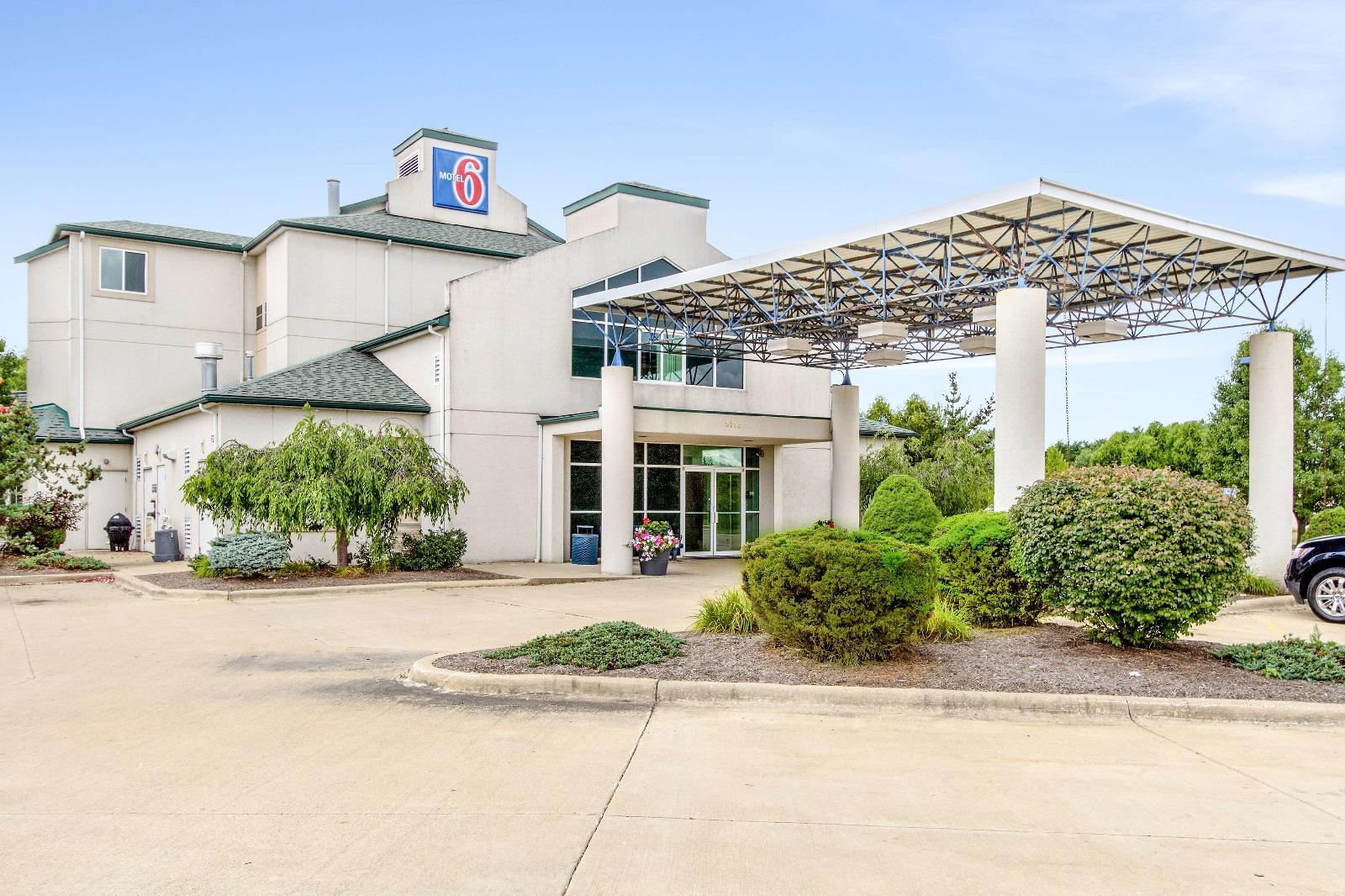 Motel 6 Cleveland - Medina