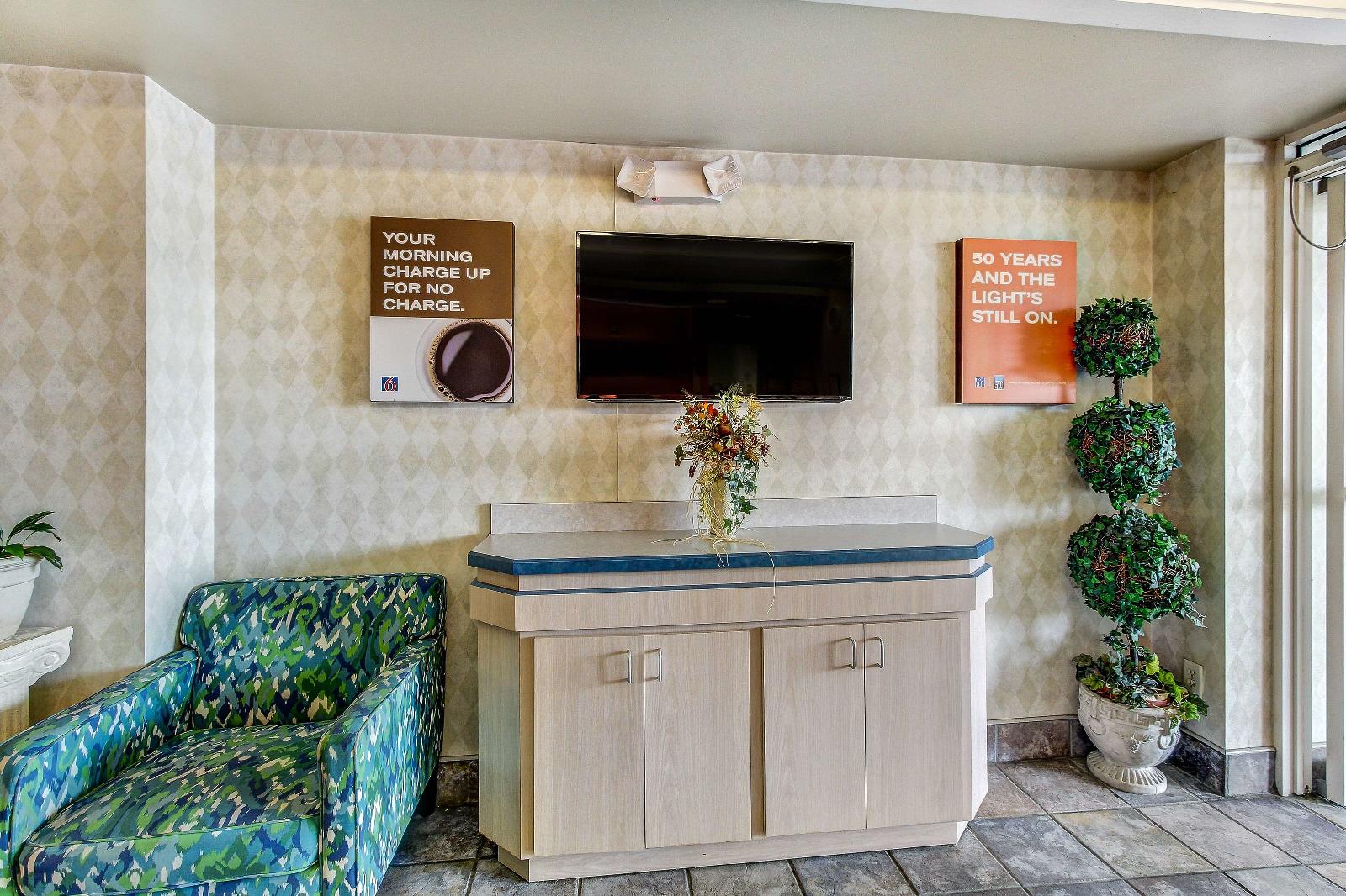 Motel 6 Cleveland - Medina
