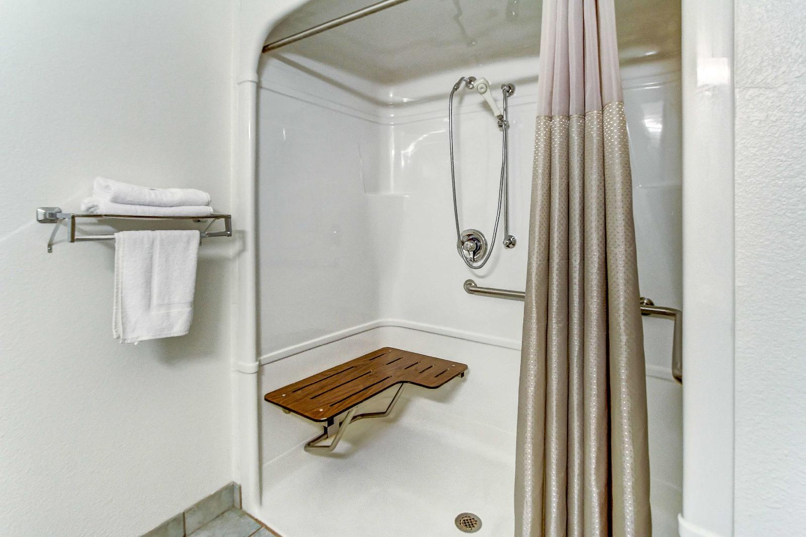 Motel 6 Cleveland - Medina