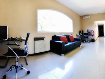 Pilar Apart