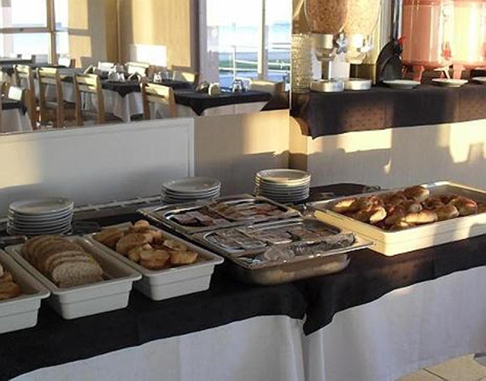 Costanera Hotel