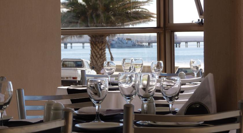 Costanera Hotel