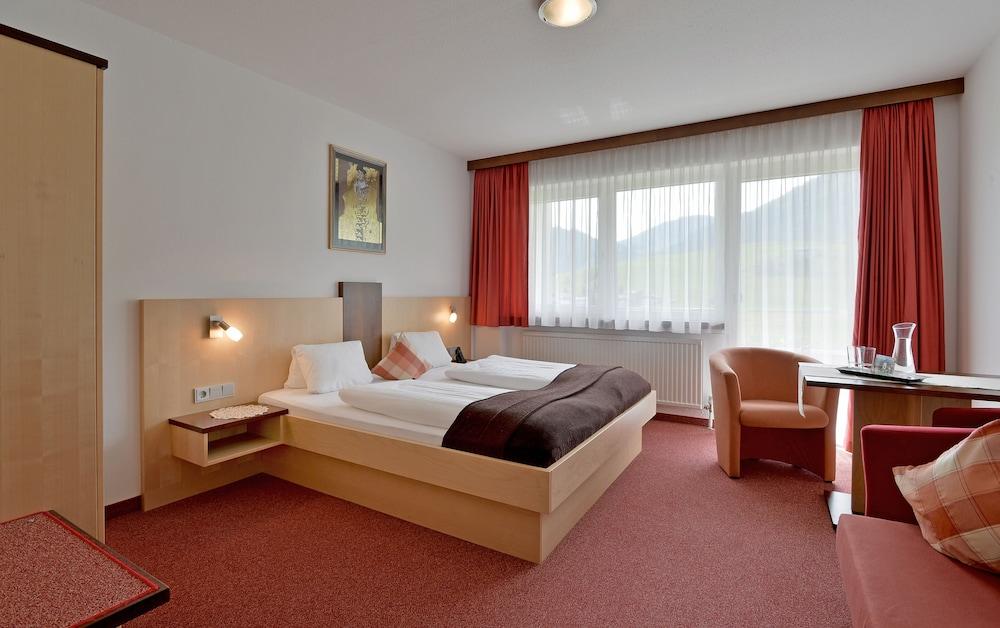 Hotel Garni Tirol