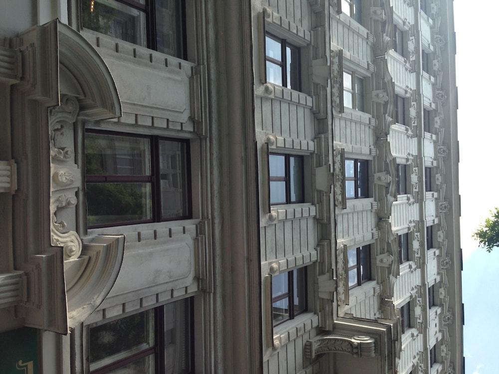VISIONAPARTMENTS Vienna Marc-Aurel-Strasse
