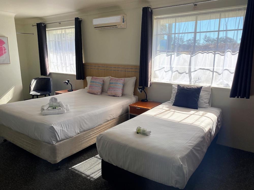 Timbertown Resort and Motel