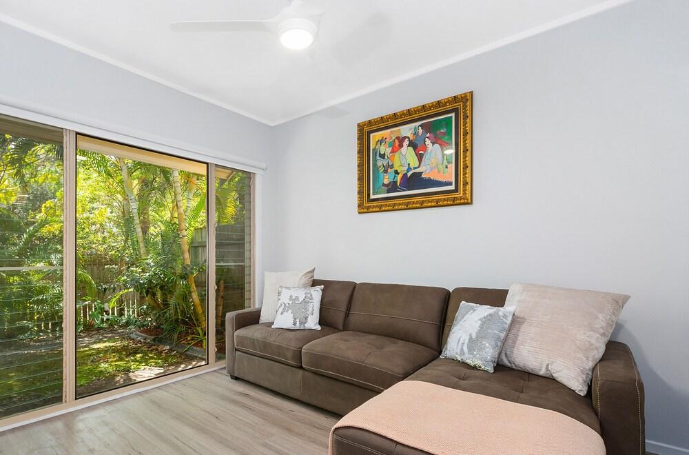 Hastings Cove Waterfront Holiday Apartments