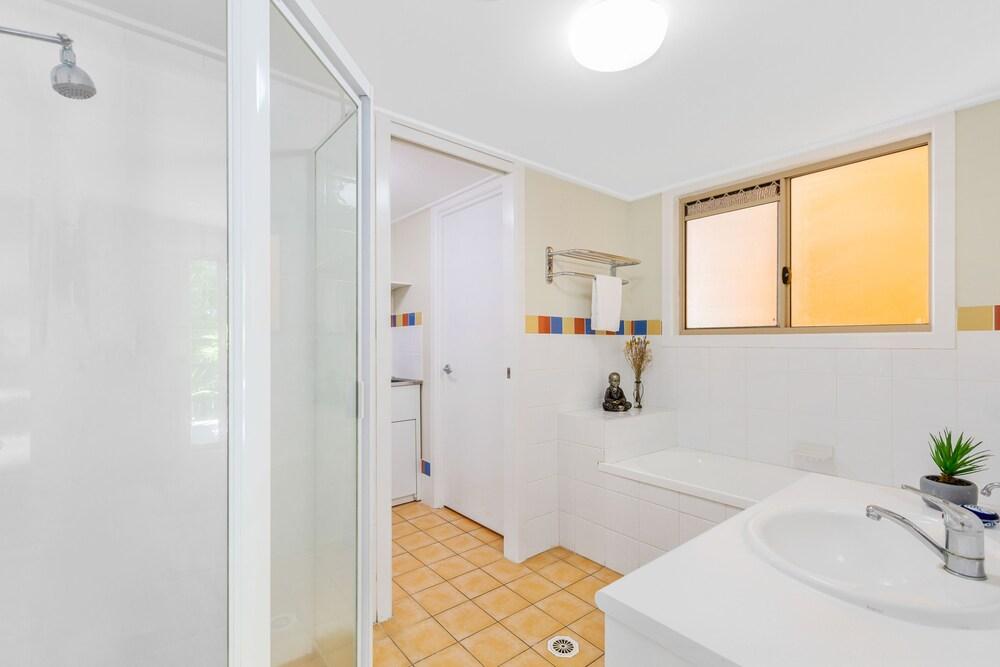 Hastings Cove Waterfront Holiday Apartments