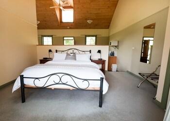 Clonmara Country House & Cottages
