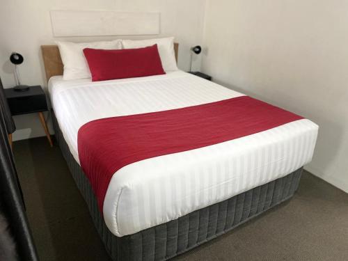 Ashton Townhouse Motel & Suites