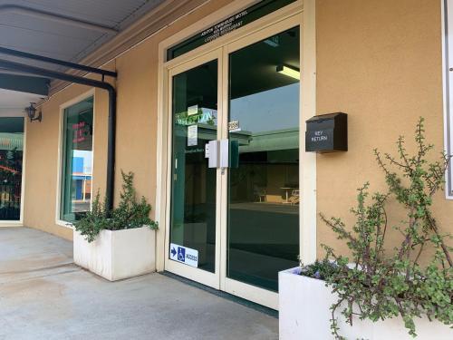 Ashton Townhouse Motel & Suites
