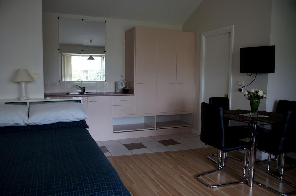 Shearwater Cottages