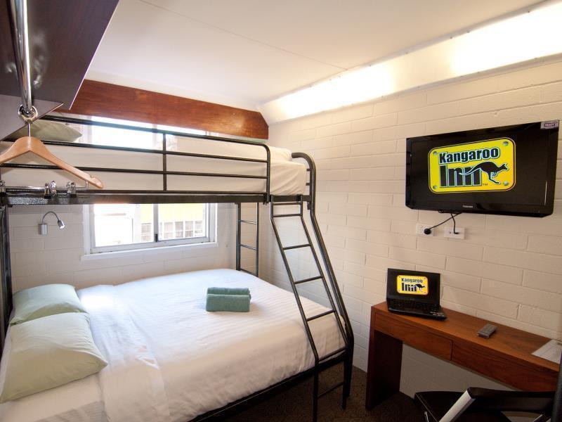Kangaroo Inn - Hostel