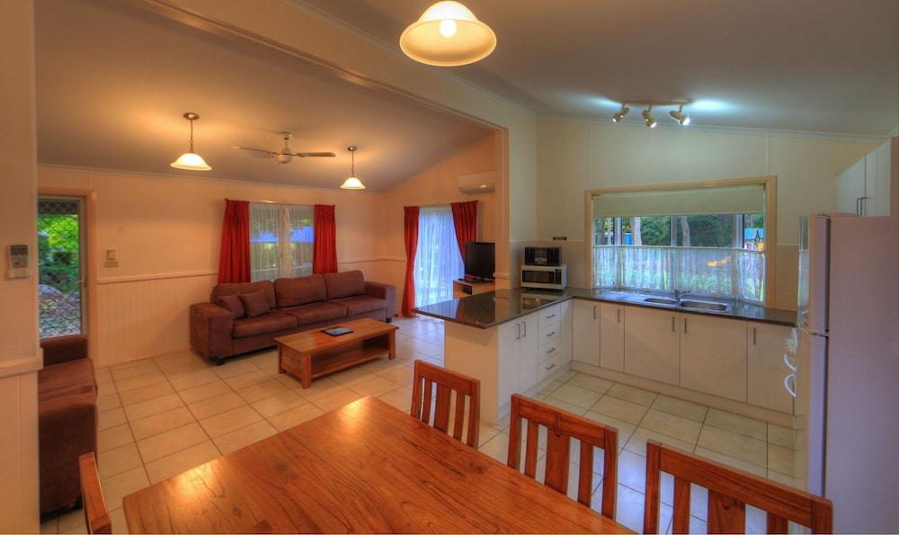 BIG 4 Bungalow Park on Burrill Lake