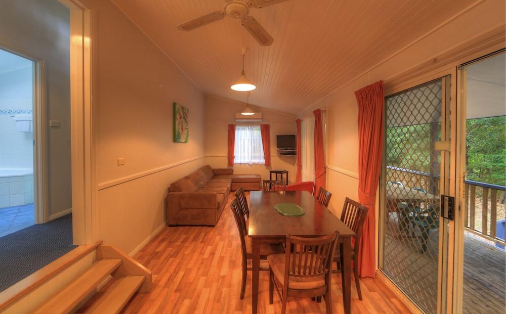 BIG 4 Bungalow Park on Burrill Lake