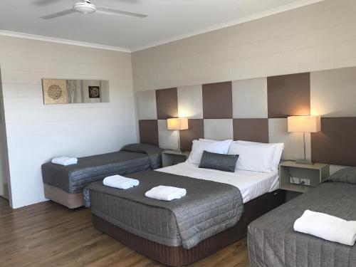Yongala Lodge by The Strand
