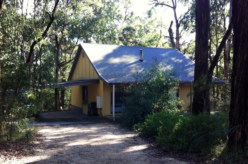 Idyllic Retreat For 4 People In Beautifu