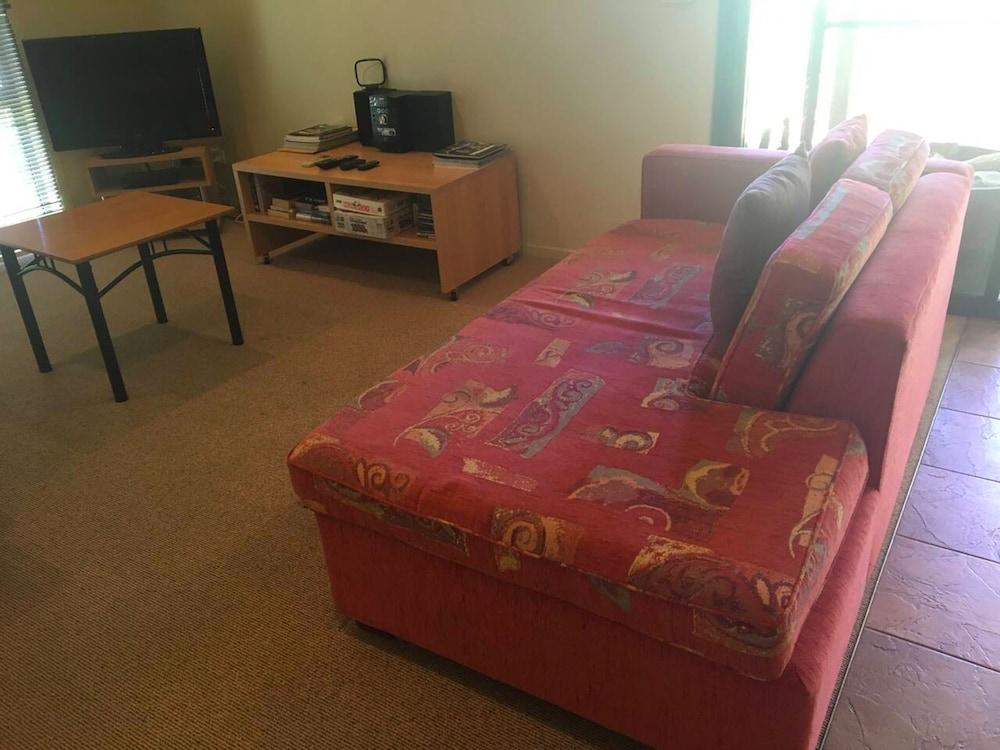 Idyllic Retreat For 4 People In Beautifu