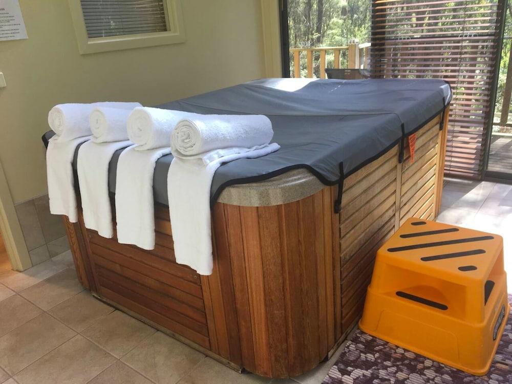 Idyllic Retreat For 4 People In Beautifu