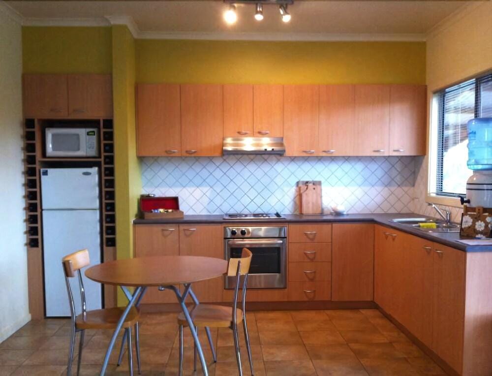 Idyllic Retreat For 4 People In Beautifu