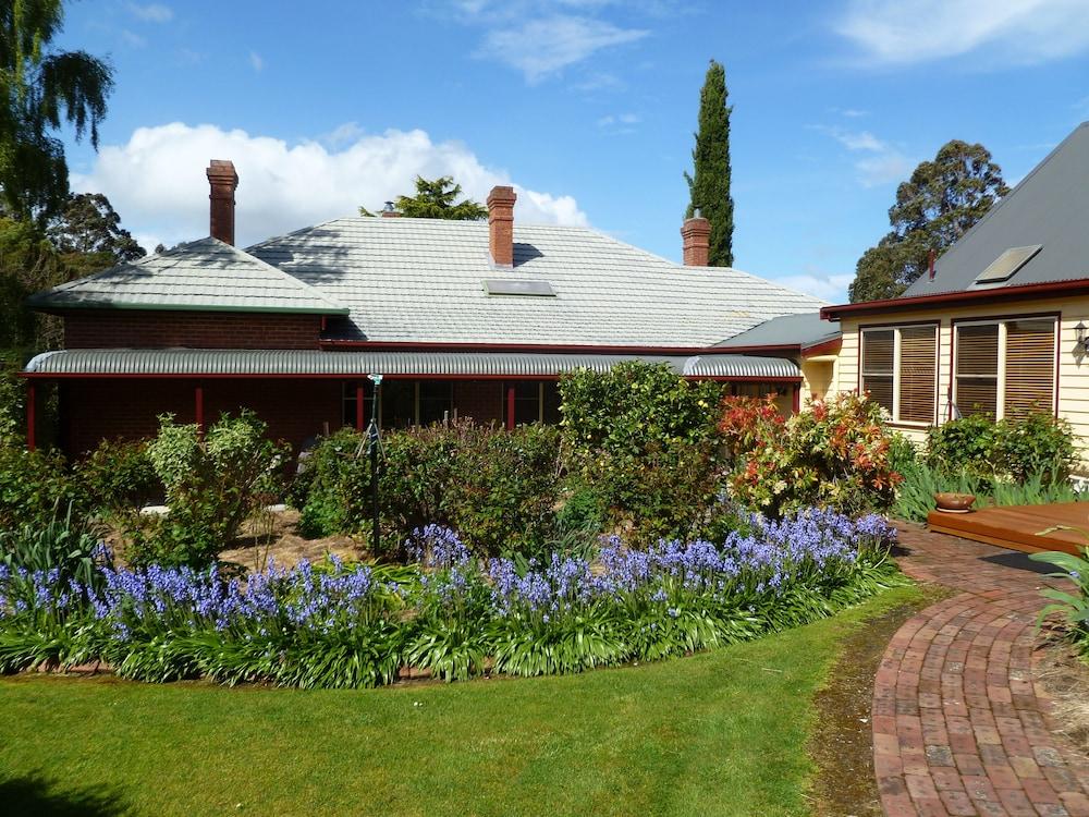 Donalea Bed and Breakfast & Riverview Apartment