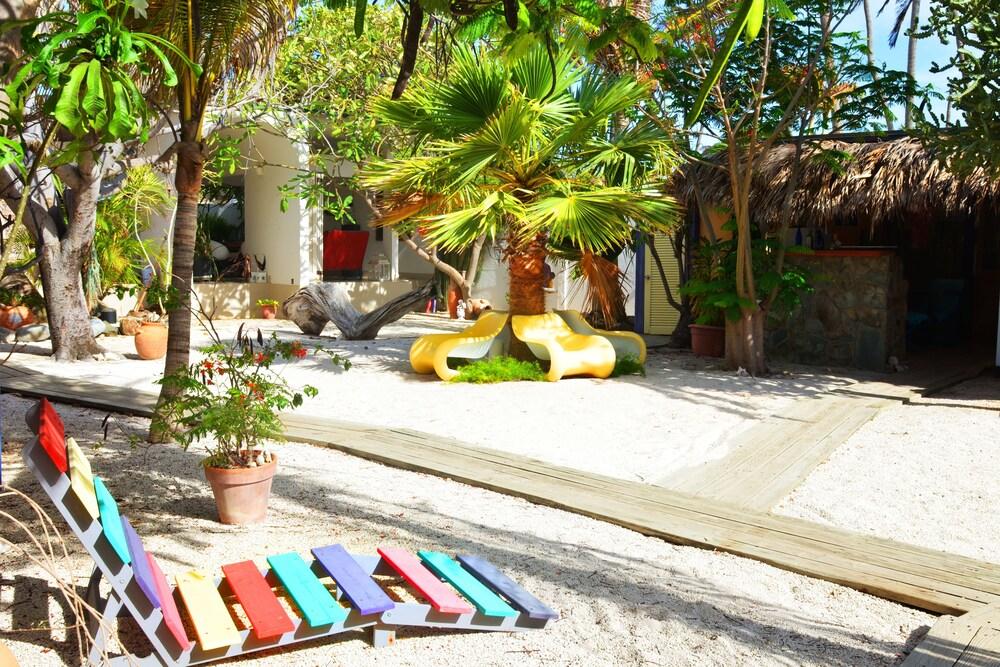Beach House Aruba Apartments