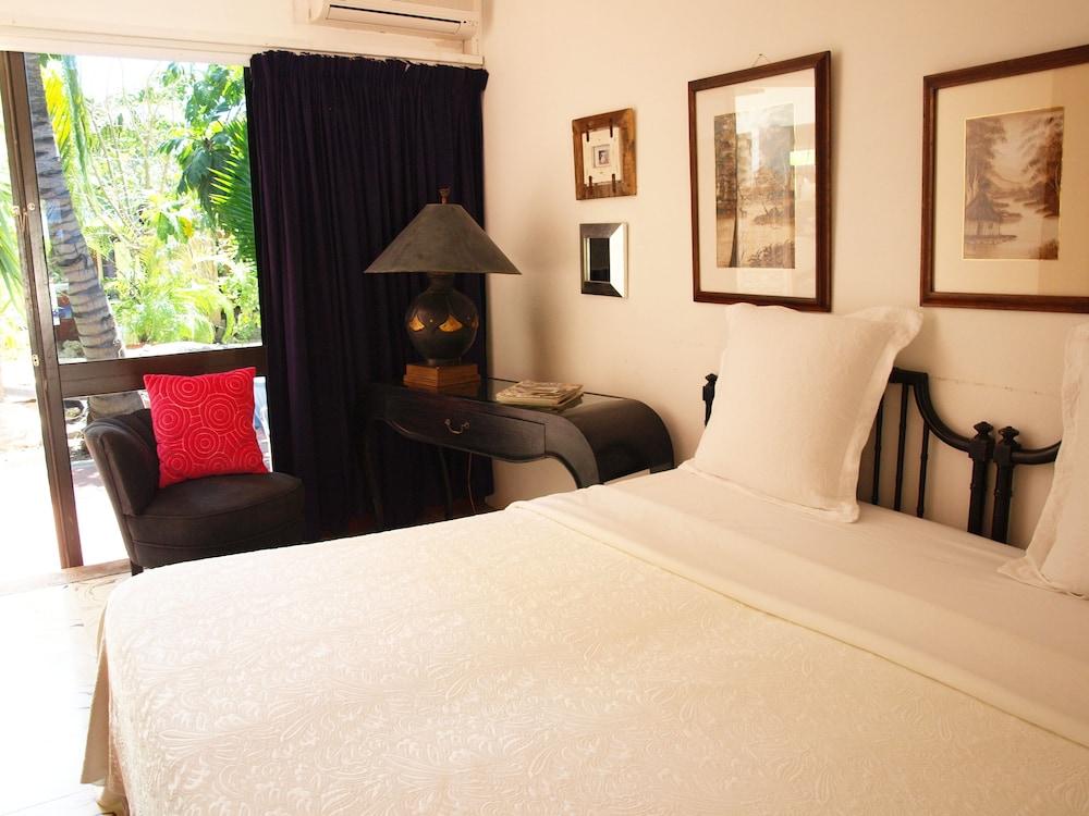 Beach House Aruba Apartments