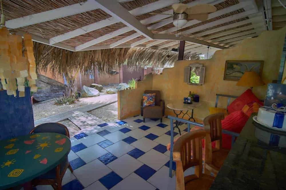 Beach House Aruba Apartments