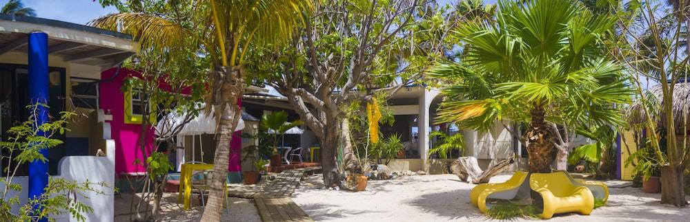 Beach House Aruba Apartments