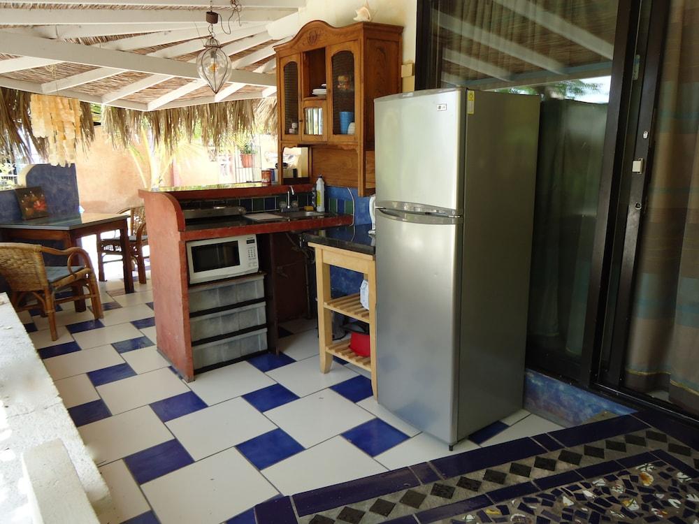 Beach House Aruba Apartments