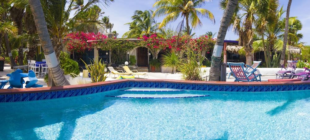 Beach House Aruba Apartments